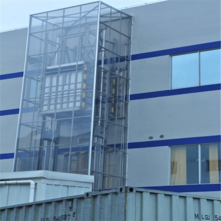 房地產(chǎn)公司安裝直頂式升降平臺(tái)