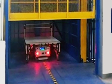 AGV小車自動(dòng)進(jìn)出貨直頂式升降臺(tái)系列