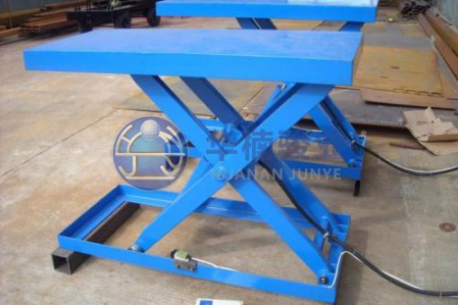 如何選購電動液壓升降平臺？