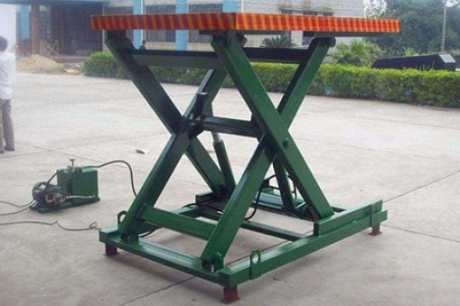 解析自動(dòng)升降平臺(tái)高空作業(yè)時(shí)注意事項(xiàng)