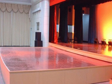 演出用伸縮舞臺