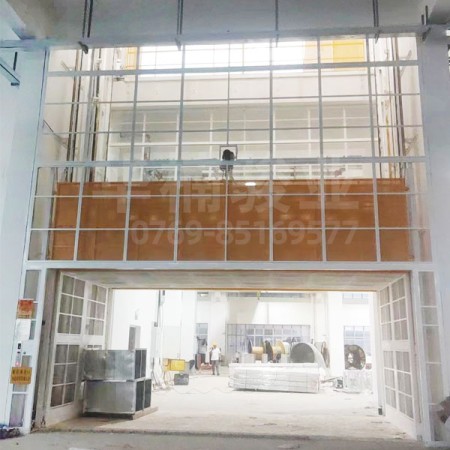 機械行業(yè)大型升降機