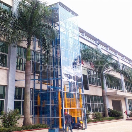 制藥企業(yè)華楠駿業(yè)升降機(jī)