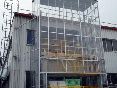 室外標(biāo)準(zhǔn)直頂式升降機(jī)