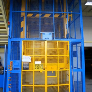 美的-駿業(yè)直頂式升降機