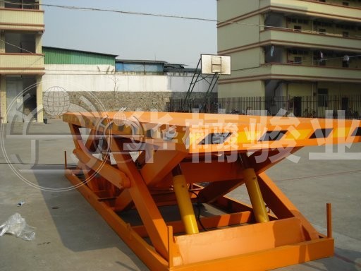 選購高空作業(yè)升降臺(tái)要注意哪些？